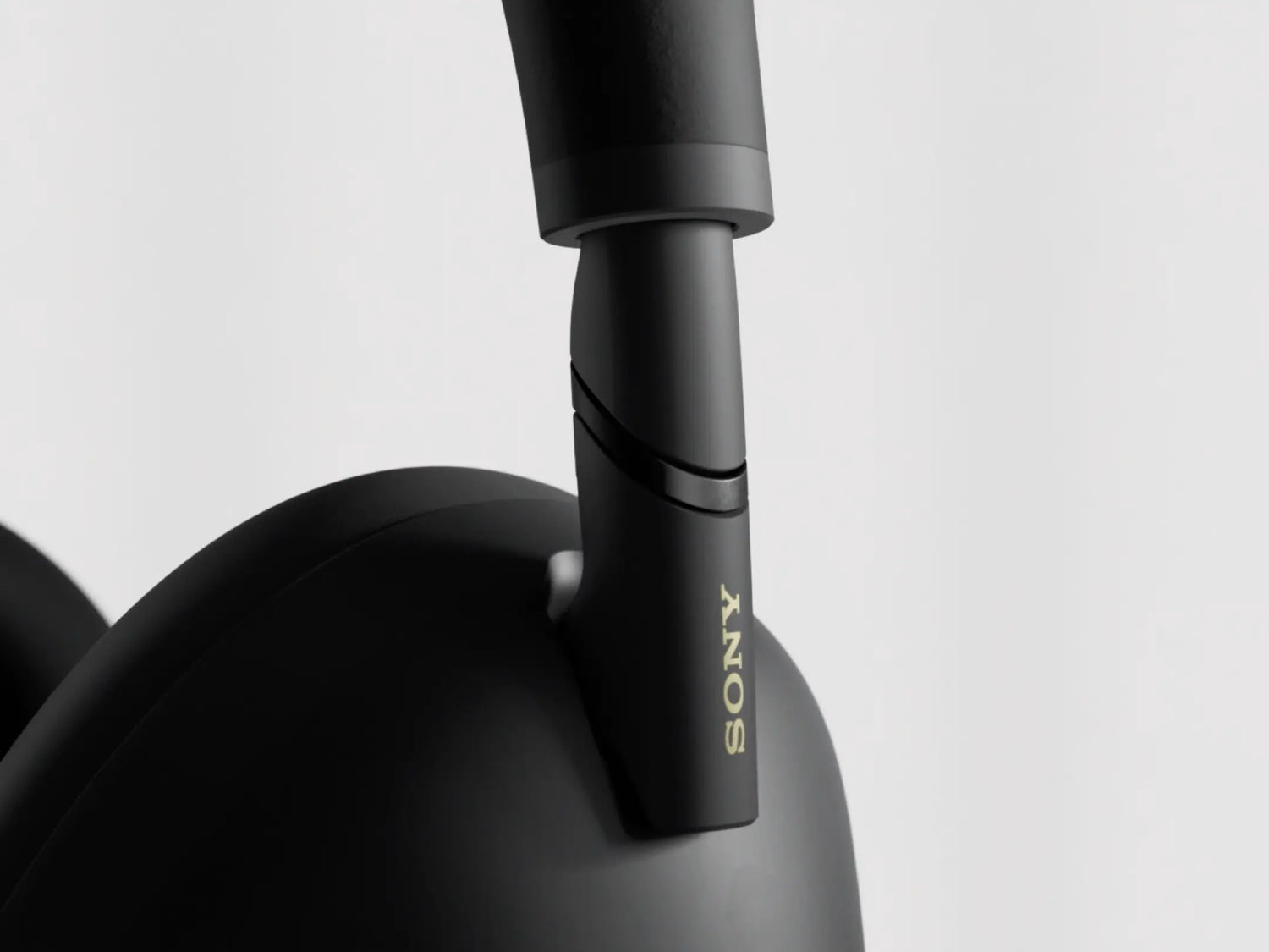 Best Noise-Canceling Headphones of 2025? A Full Review of Sony WH-1000XM6