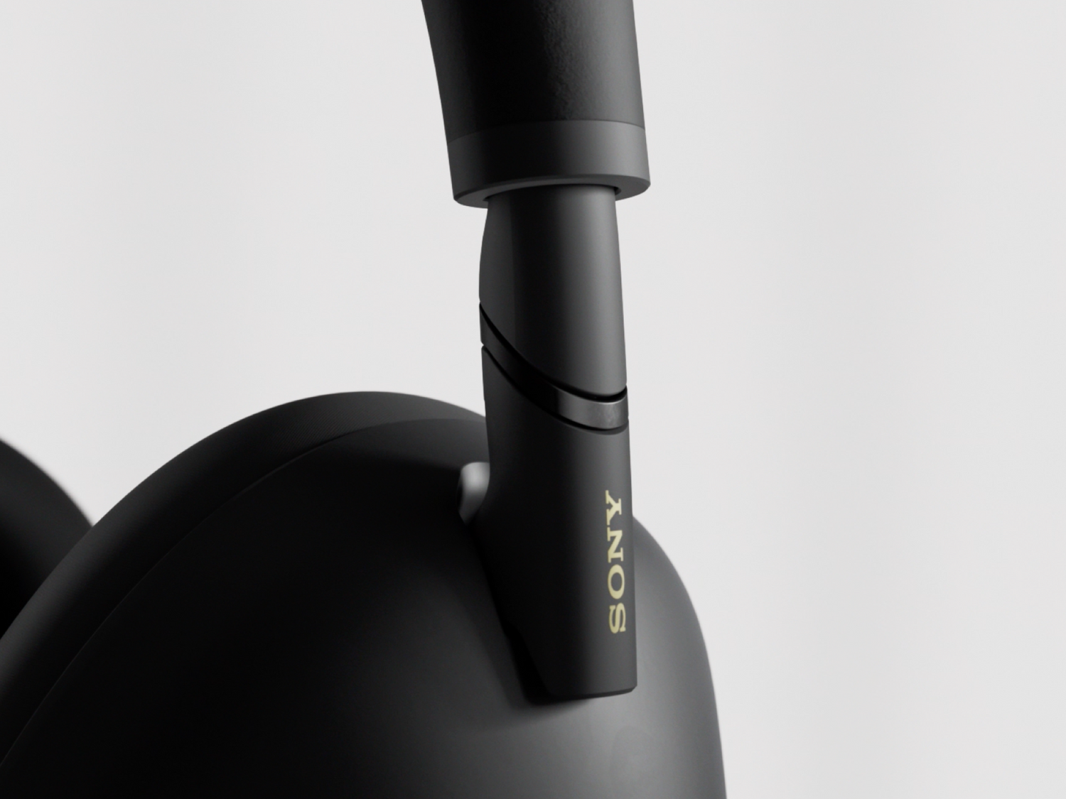 Best Noise-Canceling Headphones of 2025? A Full Review of Sony WH-1000XM6