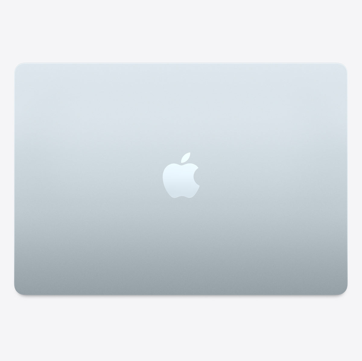 لابتوب Apple MacBook Air مقاس 15 بوصة بشريحة M4 باللون Sky Blue، مغلق ويظهر الغطاء