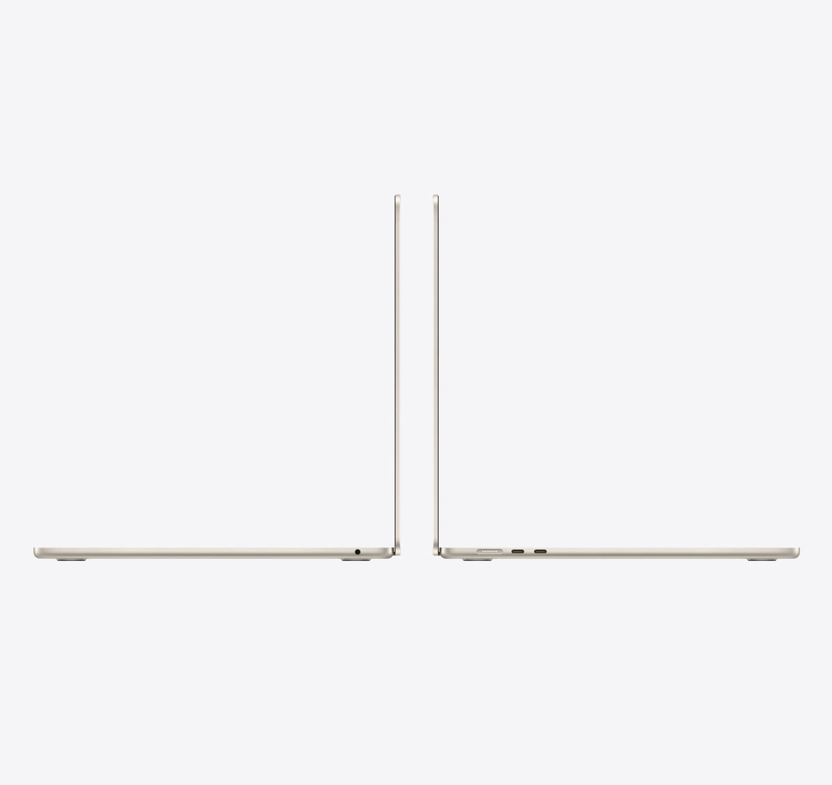 لابتوب Apple MacBook Air مقاس 15 بوصة بشريحة M5 باللون Starlight، منظر جانبي وهو مفتوح