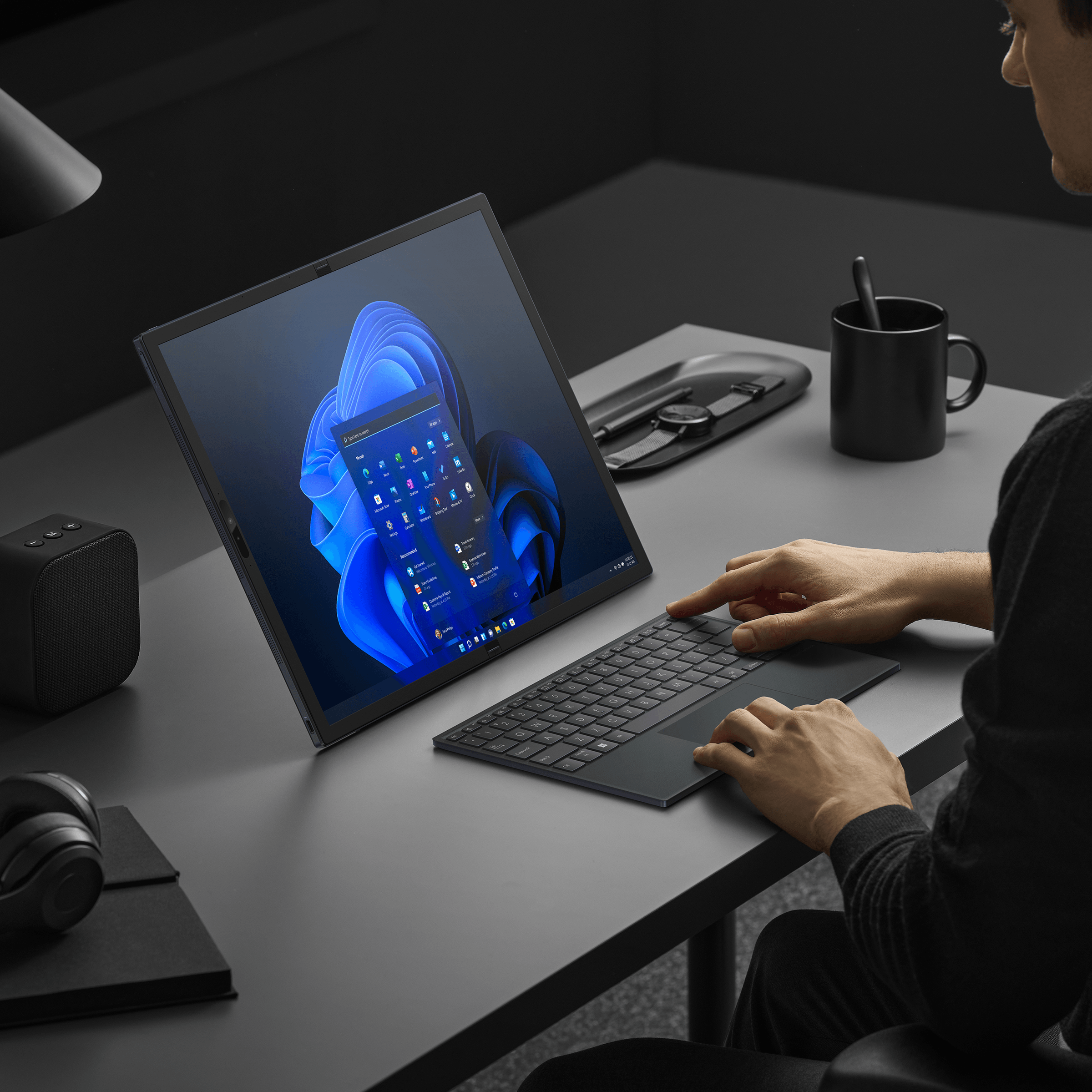 ASUS Zenbook 17 Fold UX9702AA-OLED007W Laptop - Intel Core i7-12th, 16GB, 1TB SSD, Intel Iris Xe, 17.3-inch 2.5K Foldable, Win11----Ennap.com