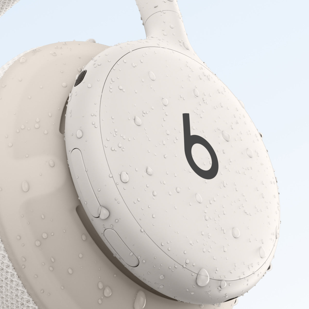Beats 360 in Cloud with water droplets on the earcup