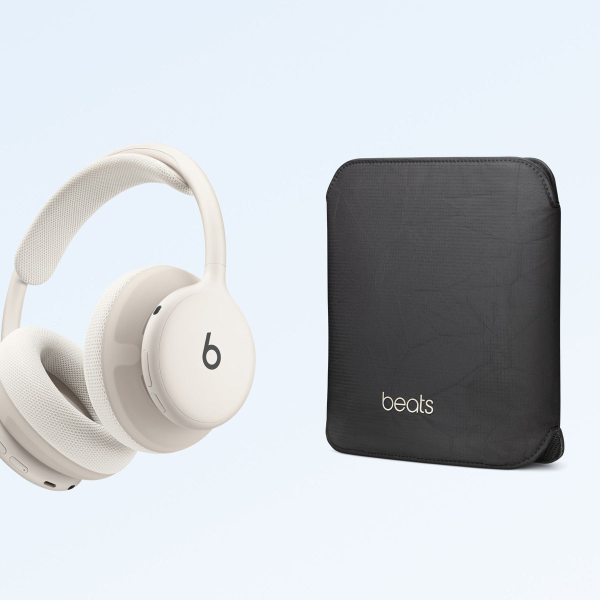 Beats 360 in Cloud with its woven ripstop carrying case
