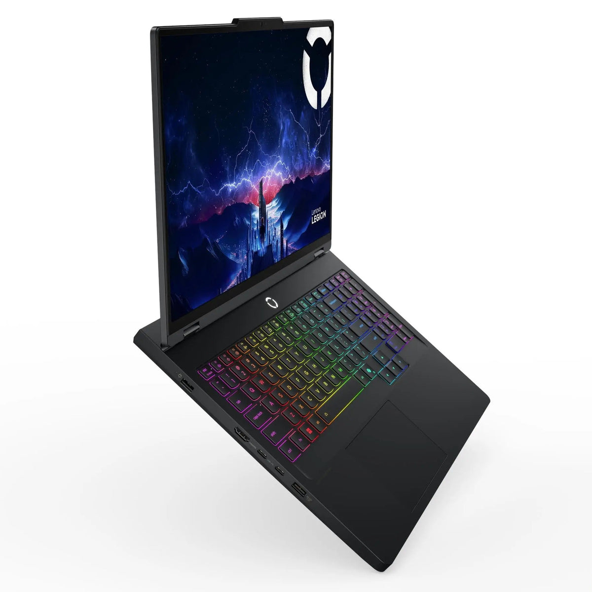 لابتوب Lenovo Legion Pro 5 16IRX10 مفتوح من الزاوية الأمامية اليمنى