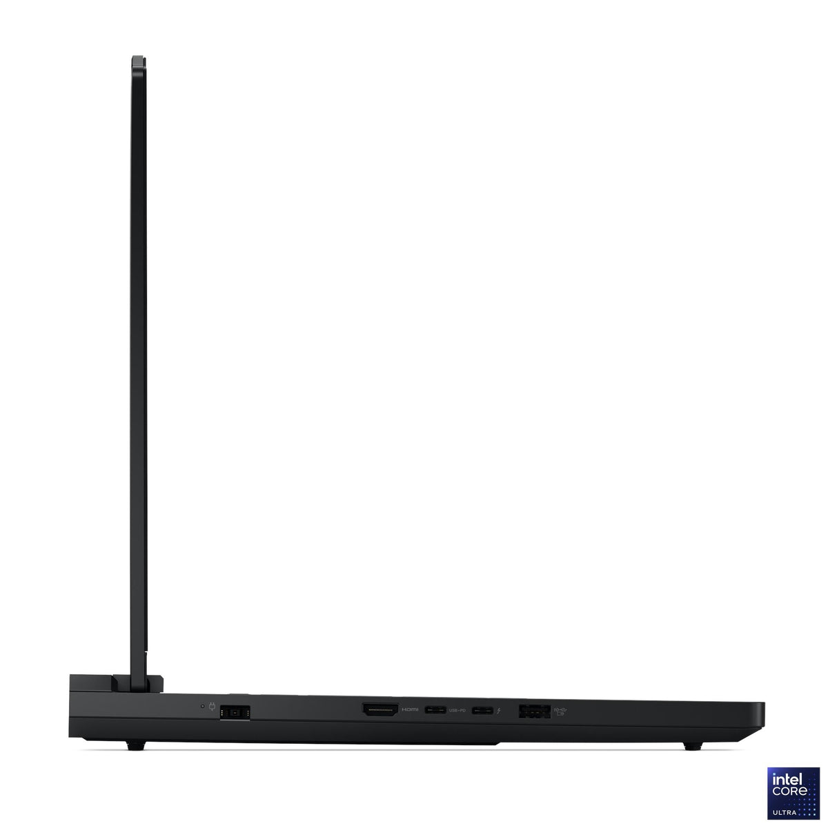 الحافة الخلفية للابتوب لينوفو ليجن برو 7 16IAX10H تُظهر منفذ الشحن وHDMI 2.1 ومنافذ USB-C وUSB-A